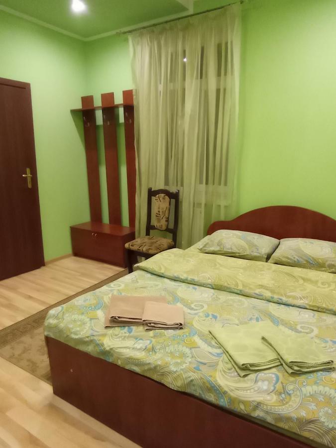 Готель Панський Двір Неслухів Екстер'єр фото