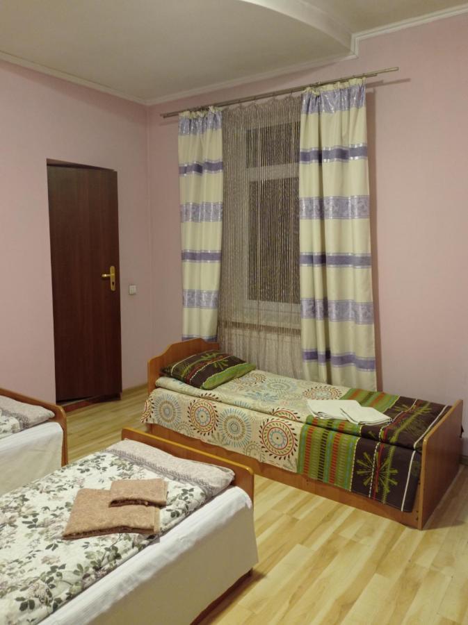 Готель Панський Двір Неслухів Екстер'єр фото