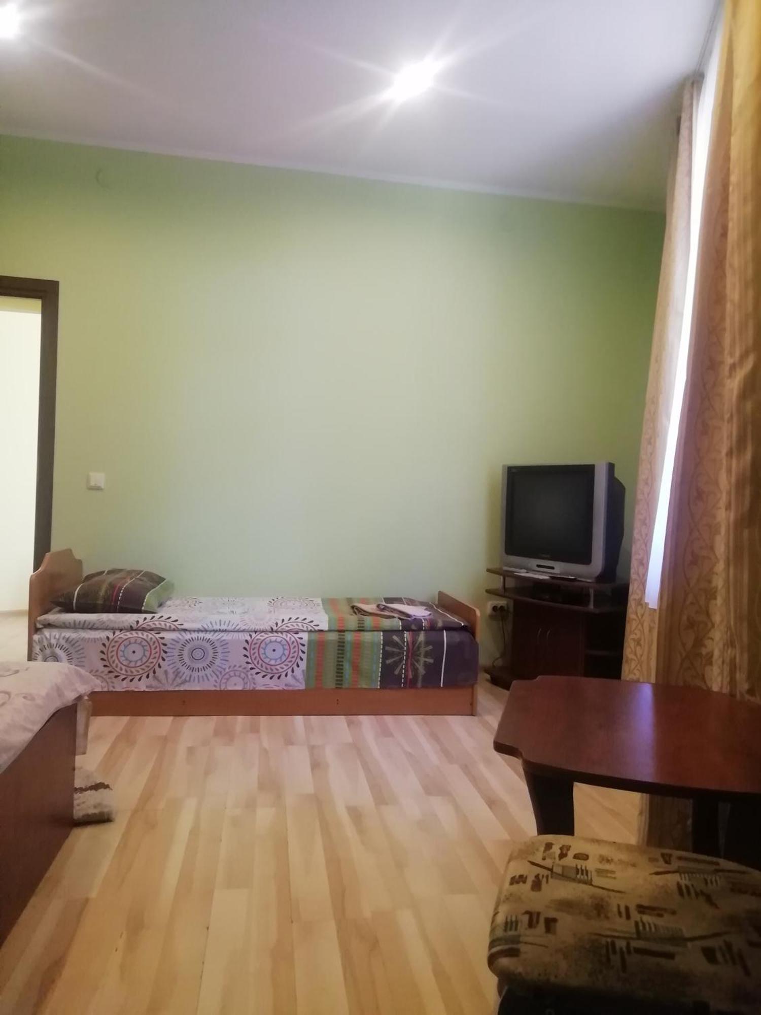 Готель Панський Двір Неслухів Екстер'єр фото