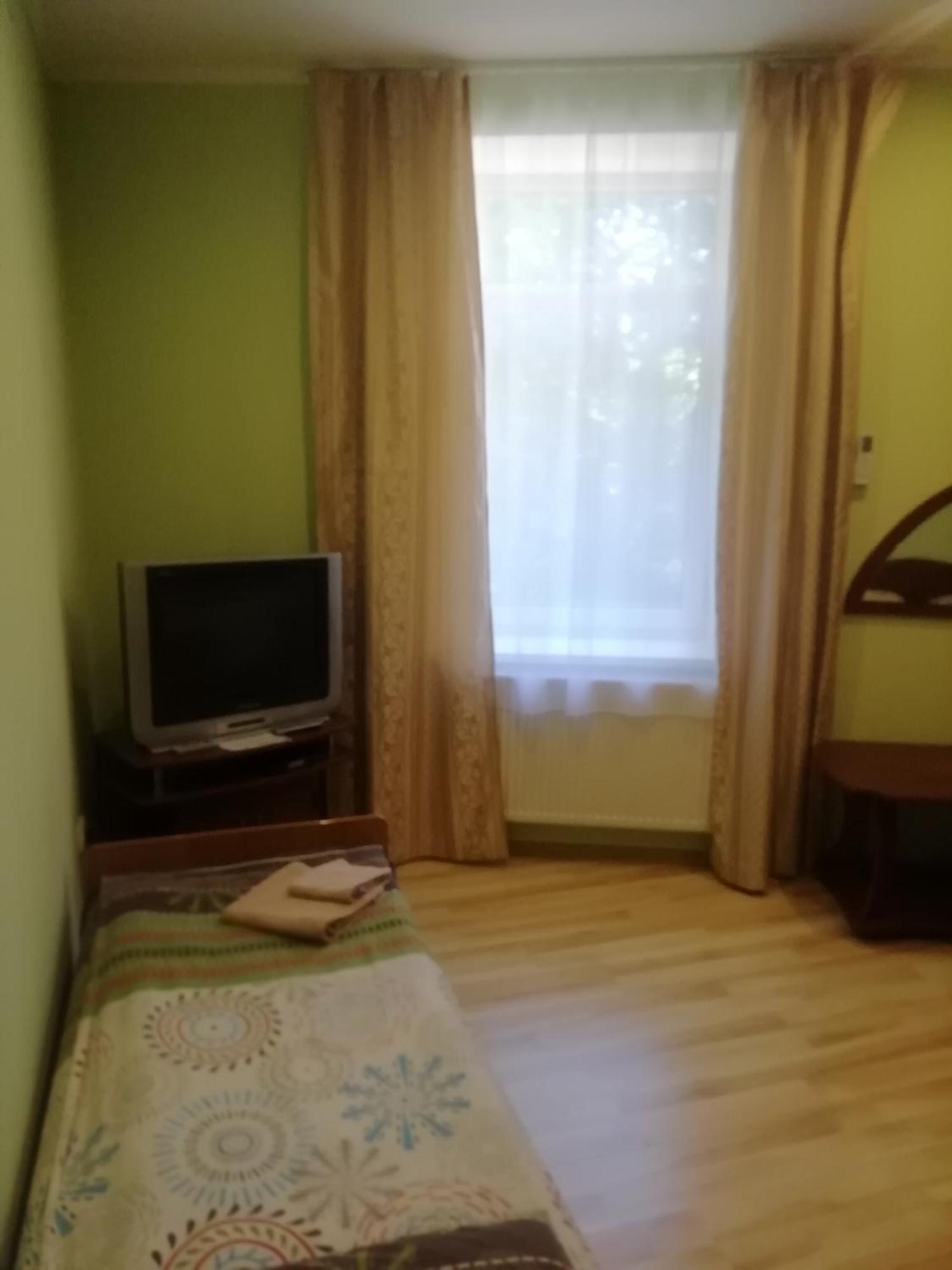 Готель Панський Двір Неслухів Екстер'єр фото